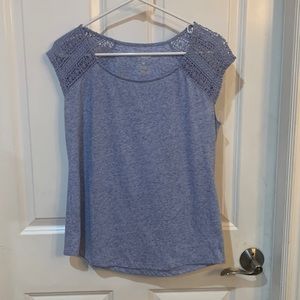 Blouse with cute mesh holders